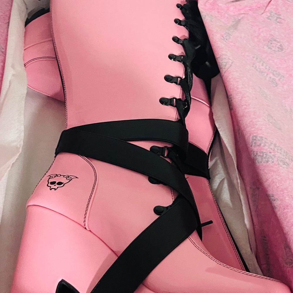 NEW Monster High Draculara Vamp Platform boots